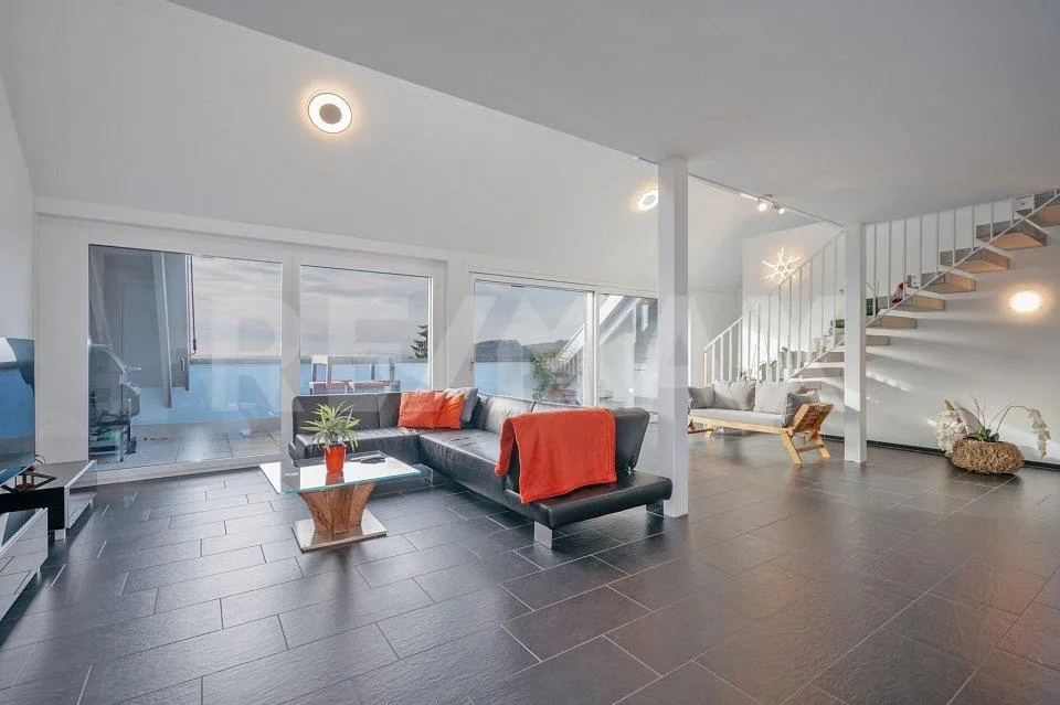 Maisonette exclusive de 4,5 pièces avec galerie, vue pittoresque et proximité de Zurich – photo 9 sur 11