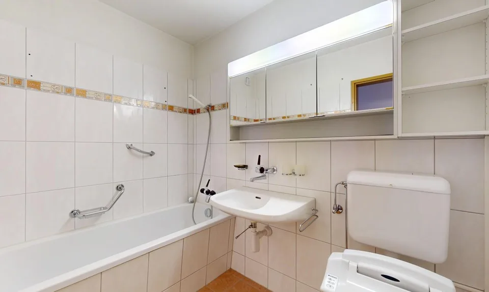 Luminoso appartamento di 3,5 stanze a Schwerzenbach ZH con comfort e fascino – foto 10 di 11