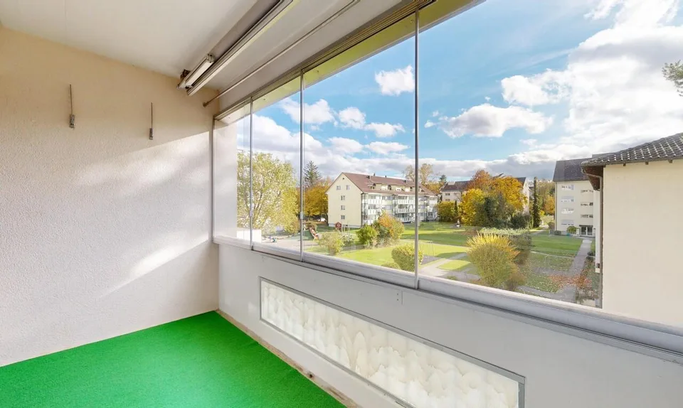 Luminoso appartamento di 3,5 stanze a Schwerzenbach ZH con comfort e fascino – foto 3 di 11