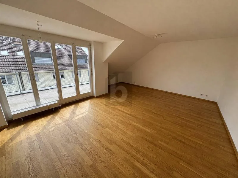 FRISCH RENOVIERT, HELL UND UNGESTÖRT – Foto 2 von 6
