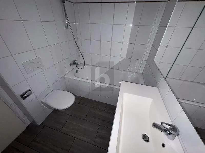 FRISCH RENOVIERT, HELL UND UNGESTÖRT – Foto 5 von 6