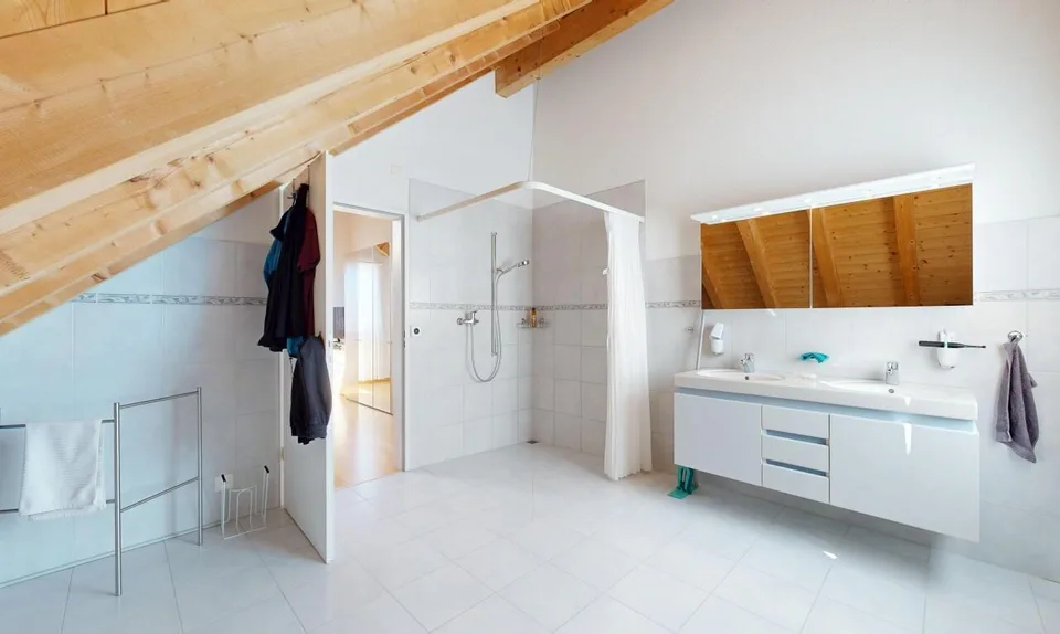 Maison de famille attrayante de 5,5 pièces dans un environnement verdoyant – photo 9 sur 11