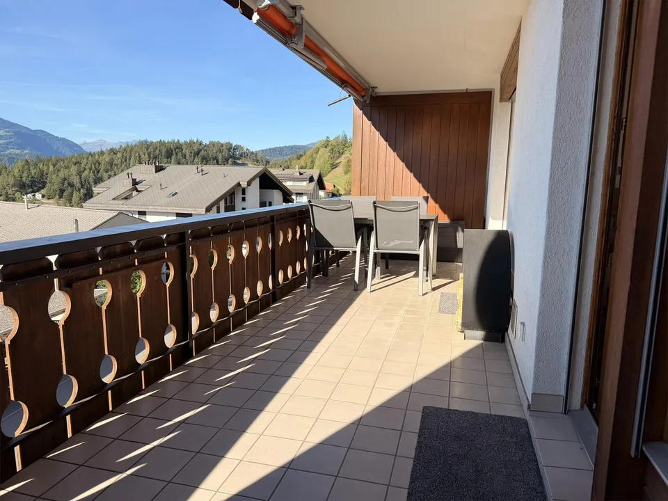 Bergsicht inklusive - charmante, moderne Erst-/Zweitwohnung in Trin – photo 4 of 23