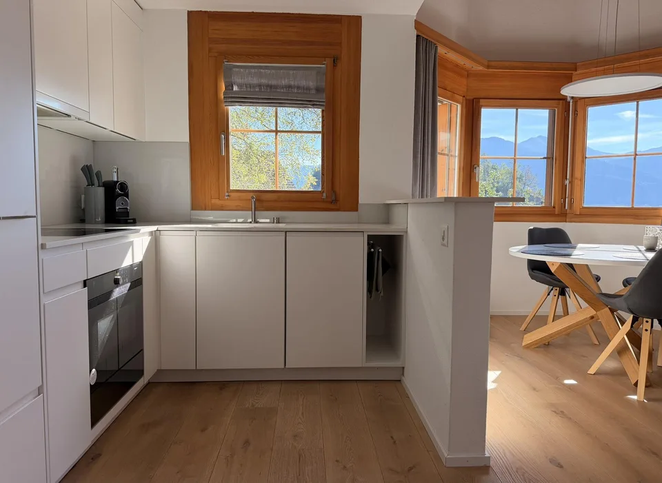 Bergsicht inklusive - charmante, moderne Erst-/Zweitwohnung in Trin – photo 10 of 23