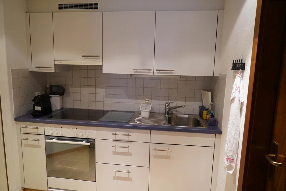Sonnige, helle 1,5-Zimmer Wohnung – Foto 8 von 12
