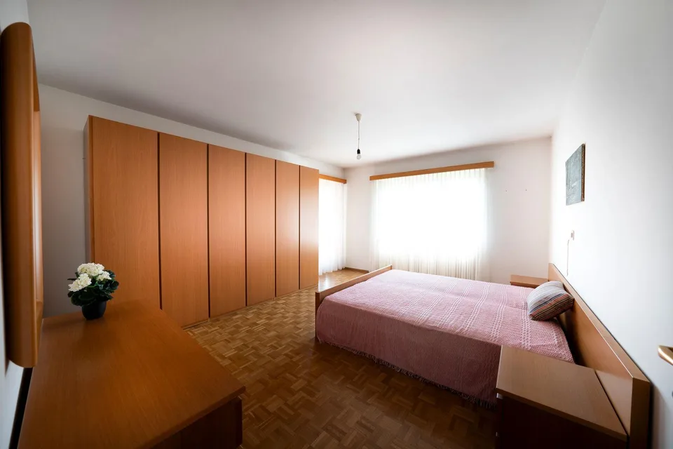 Two-family house with garden and views in Gnosca | Casa bifamigliar... – foto 9 di 17