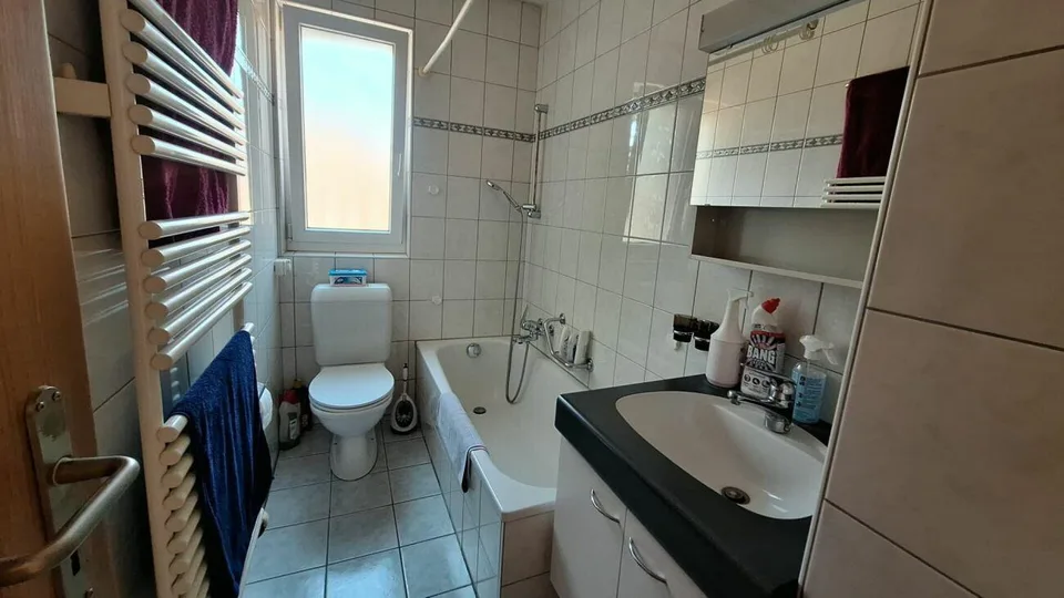 Drei-Familienhaus mit grosser Garage/Werkstatt – Foto 10 von 14