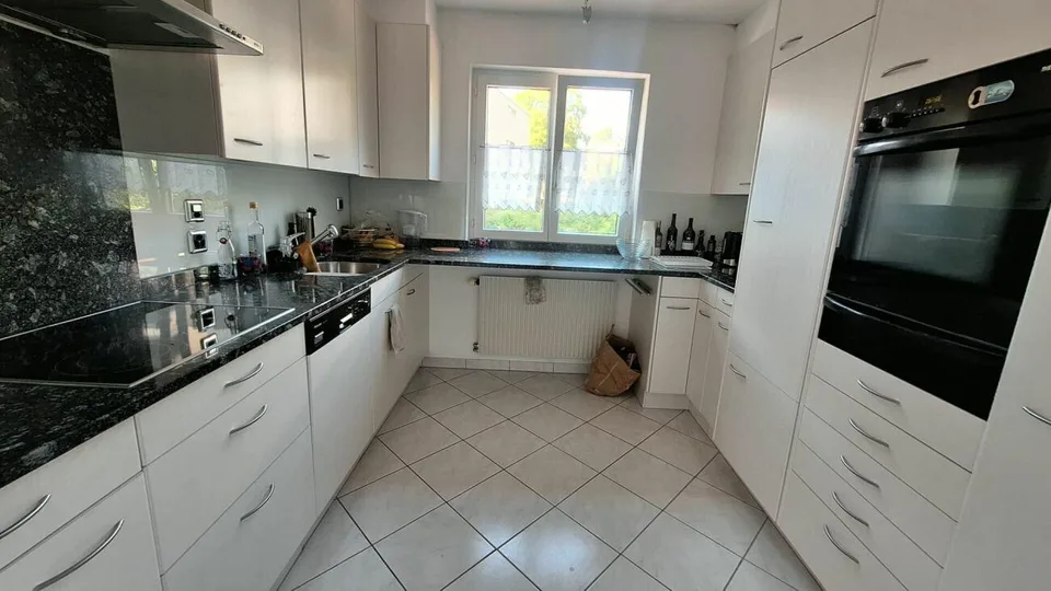 Drei-Familienhaus mit grosser Garage/Werkstatt – Foto 6 von 14