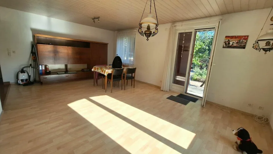 Drei-Familienhaus mit grosser Garage/Werkstatt – Foto 8 von 14