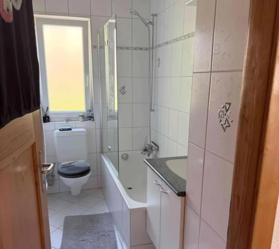 Drei-Familienhaus mit grosser Garage/Werkstatt – Foto 4 von 14