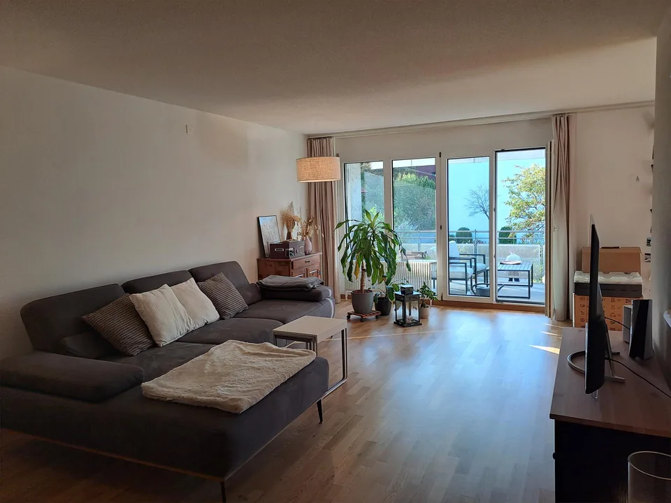 Helle, grosse 3½-Zimmer-Wohnung mit Balkon – Foto 3 von 7