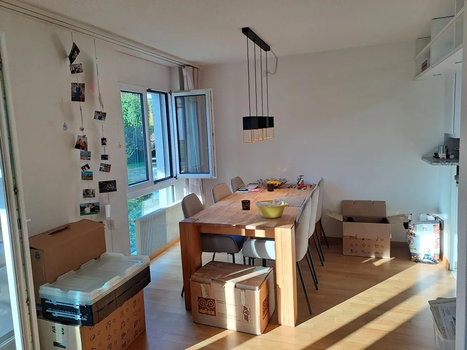 Helle, grosse 3½-Zimmer-Wohnung mit Balkon – Foto 4 von 7