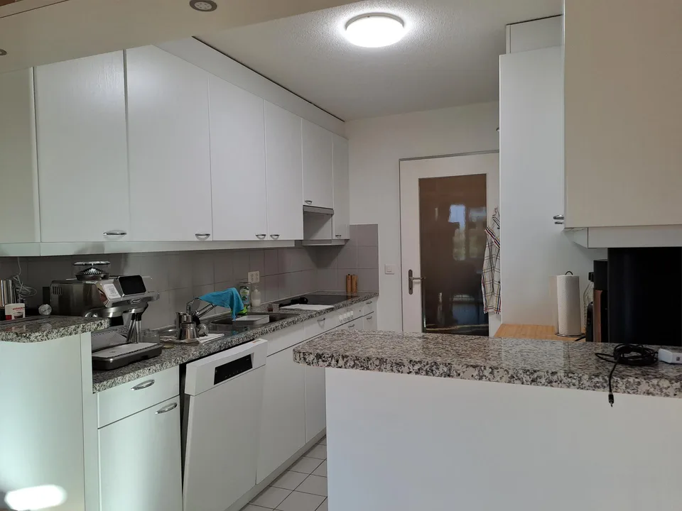 Helle, grosse 3½-Zimmer-Wohnung mit Balkon – Foto 5 von 7