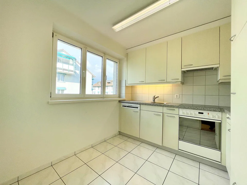Helle Wohnung - Zentrale & ruhige Lage in Muttenz nähe Tramstation! – Foto 3 von 11