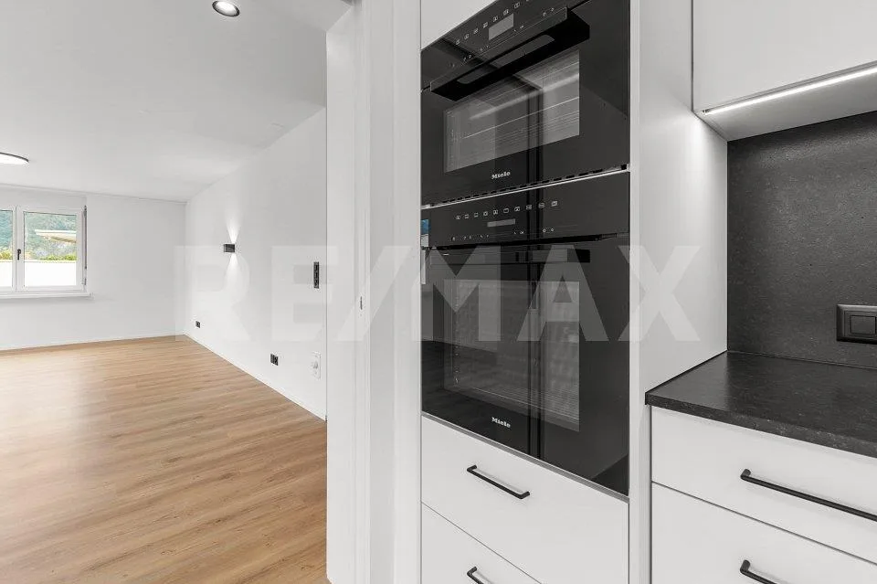 Appartamento ristrutturato di 4,5 locali con due balconi a Malans – foto 8 di 13