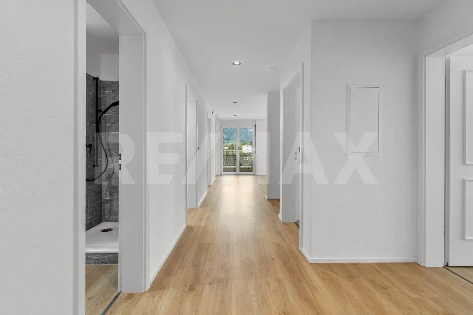 Appartamento ristrutturato di 4,5 locali con due balconi a Malans – foto 6 di 13