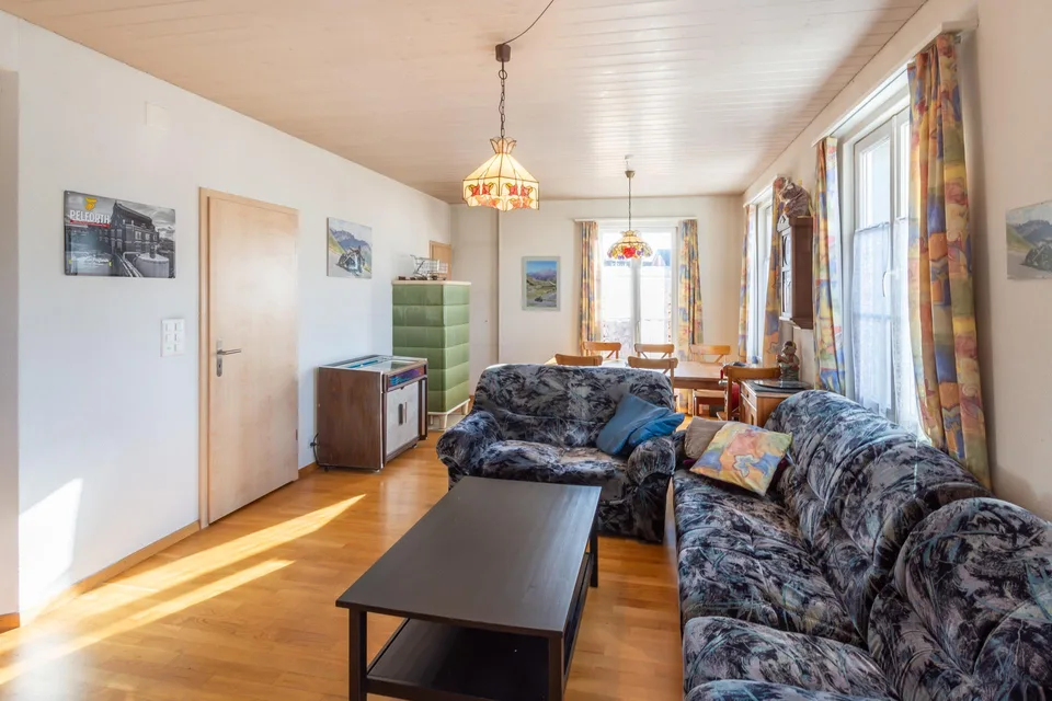 Einfamilienhaus mit Einliegerwohnung und vielseitigem Umschwung – Foto 11 von 22