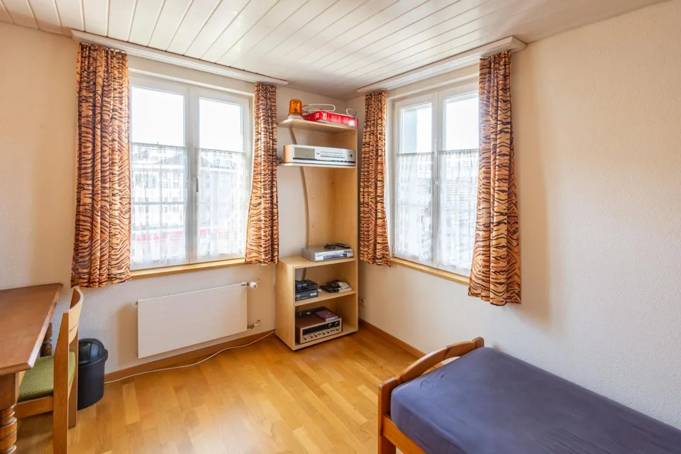Einfamilienhaus mit Einliegerwohnung und vielseitigem Umschwung – Foto 15 von 22