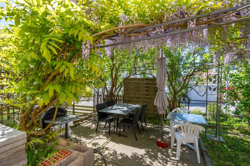 Einfamilienhaus mit Einliegerwohnung und vielseitigem Umschwung – Foto 6 von 22