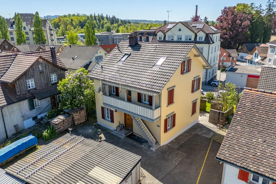 Einfamilienhaus mit Einliegerwohnung und vielseitigem Umschwung – Foto 7 von 22