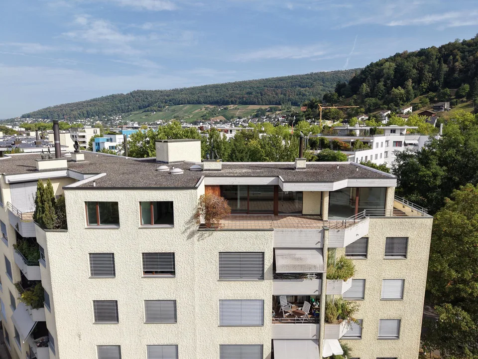 Wohnen mit grosser Terrasse und Weitsicht – Foto 9 von 10