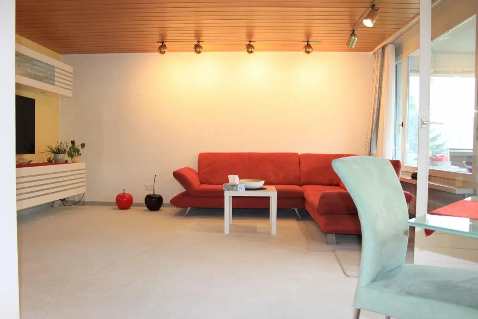 Grosszügige 4.5-Zimmerwohnung mit Aussicht – Foto 2 von 15