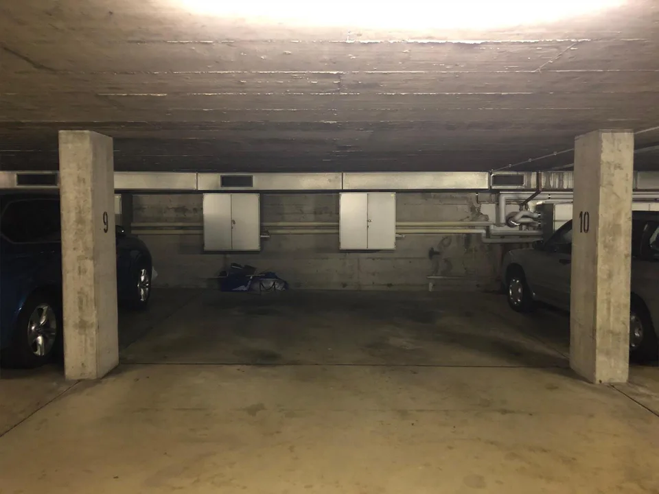Suchen Sie einen Einstellhallenplatz für Ihr Auto? – Foto 2 von 2