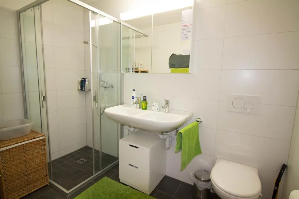 Top moderne 2½-Zimmerwohnung an zentraler Lage – photo 4 sur 6