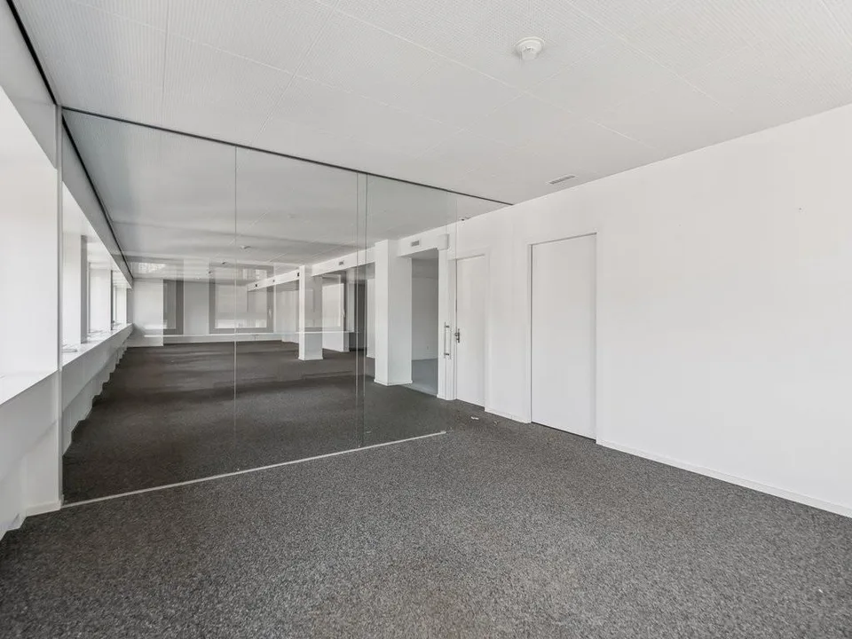 Spazi ufficio luminosi in posizione centrale a Locarno – Foto 4 von 10
