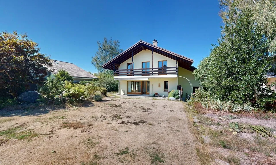 5.5-Zimmer-Einfamilienhaus mit grossem Grundstück in ruhiger Lage – Foto 3 von 11