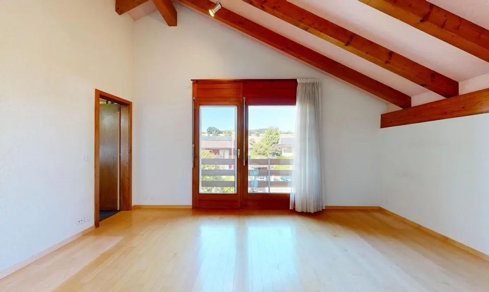5.5-Zimmer-Einfamilienhaus mit grossem Grundstück in ruhiger Lage – Foto 9 von 11