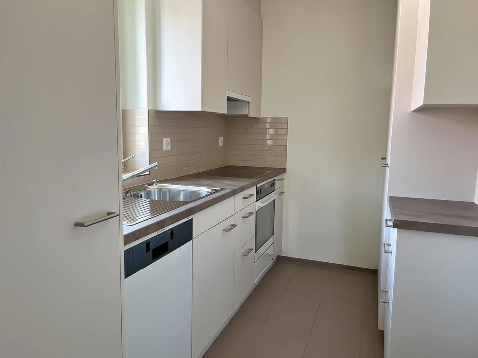 Charmante 4.5-Zimmer-Altbauwohnung mit loftartigem Dachgeschoss – Foto 2 von 12