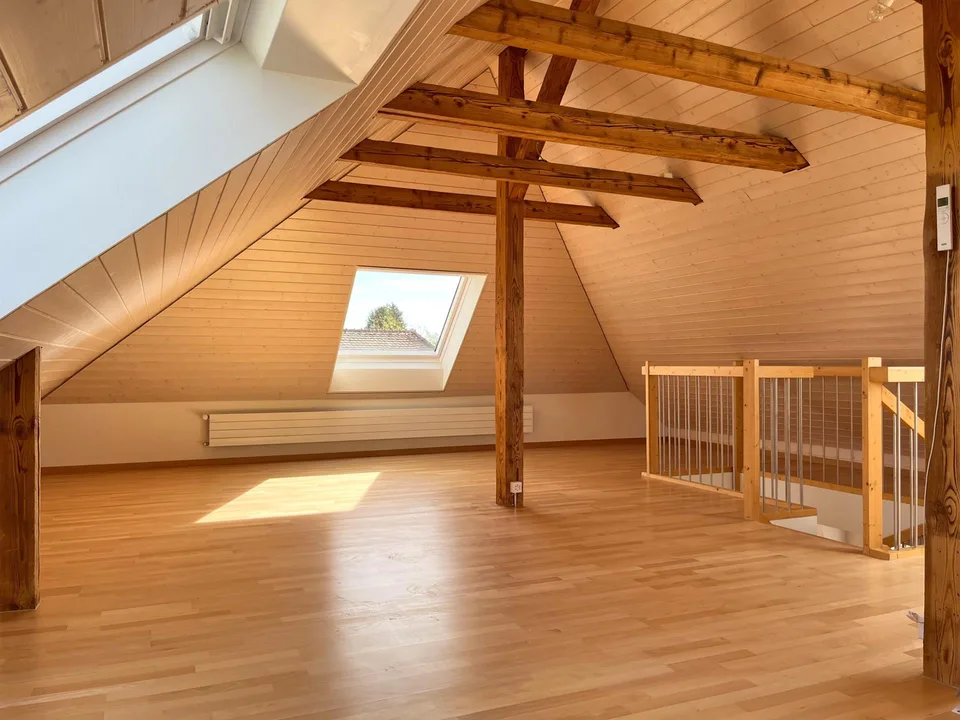 Charmante 4.5-Zimmer-Altbauwohnung mit loftartigem Dachgeschoss – Foto 5 von 12