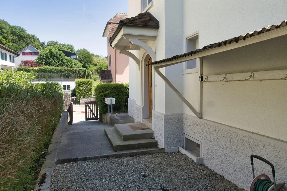 Charmante 4.5-Zimmer-Altbauwohnung mit loftartigem Dachgeschoss – Foto 10 von 12
