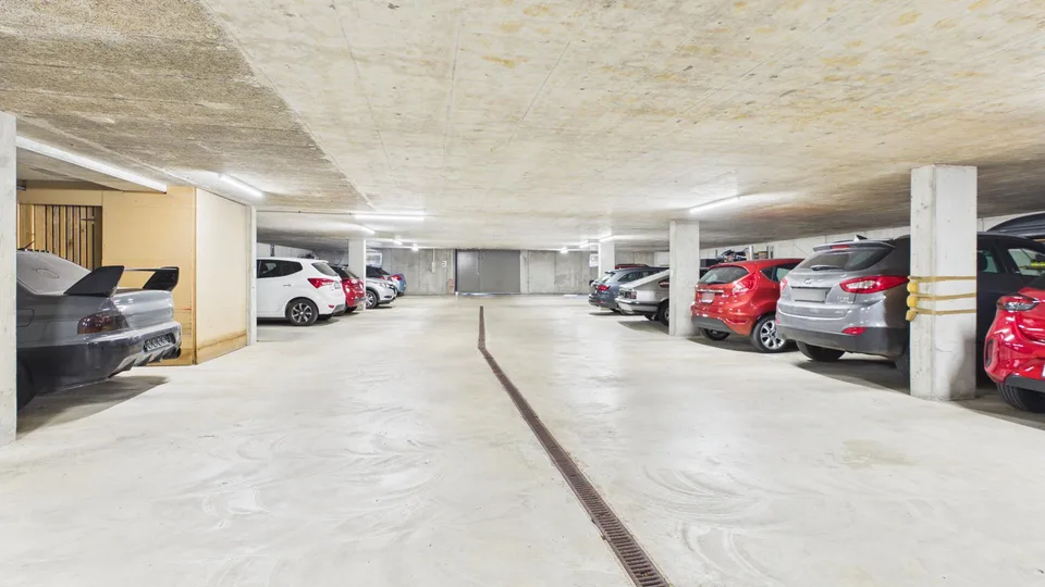 Viel Platz zum Wohnen – 3.5-Zimmer-Wohnung mit Lift in Koppigen – foto 11 di 16