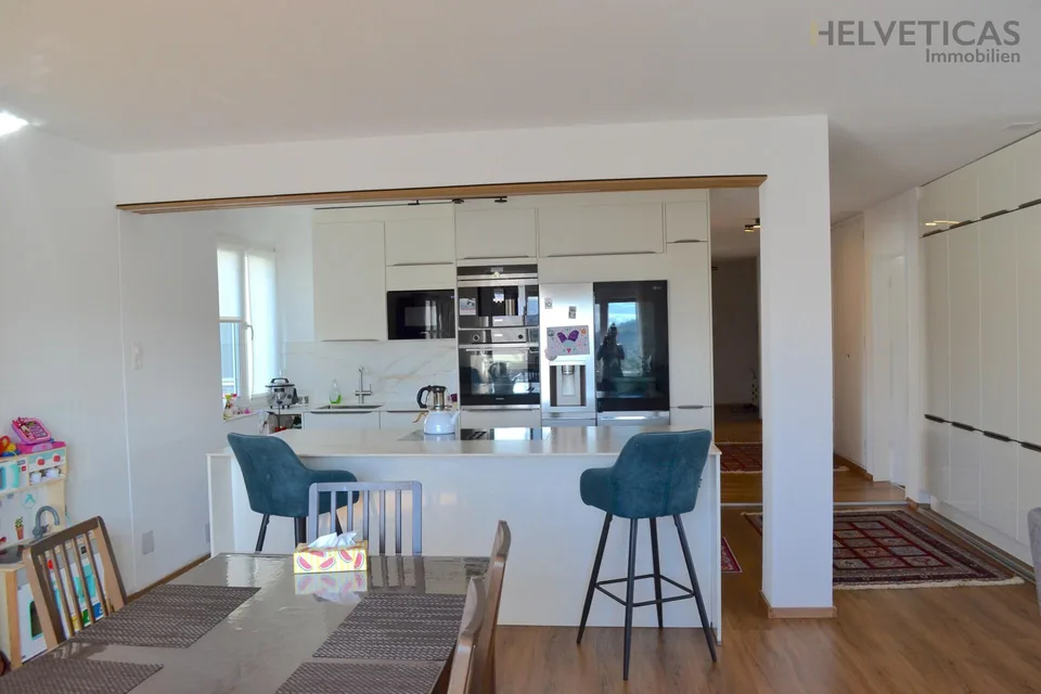 Grosszügige und moderne Wohnung mit Ausblick in die Ferne – photo 2 of 8