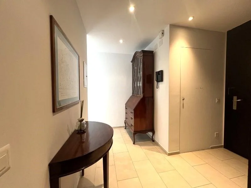 Elegantes, möbliertes 4.5-Zimmer-Apartment mit Terrassen und Seeblick in Cassarate – Foto 4 von 13