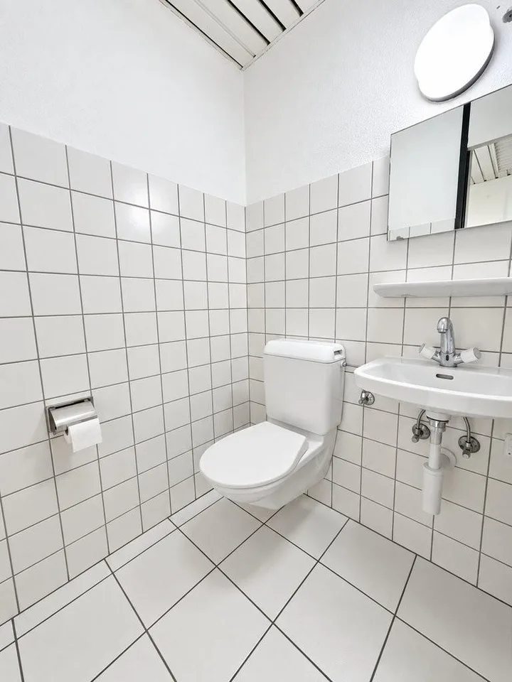 Attraktive Ladenfläche Nähe Stadtzentrum zu vermieten – photo 6 sur 7