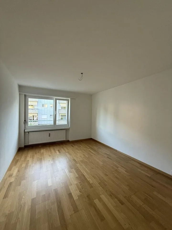 Top 3.5-Zimmer-Wohnung mit Balkon – foto 6 di 8