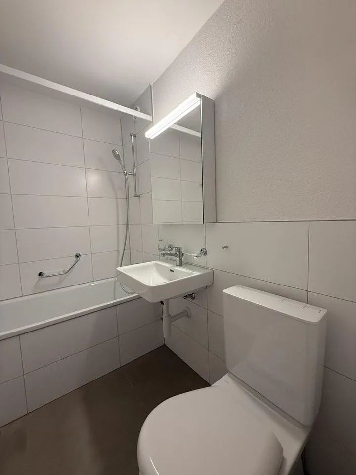 Top 3.5-Zimmer-Wohnung mit Balkon – foto 3 di 8