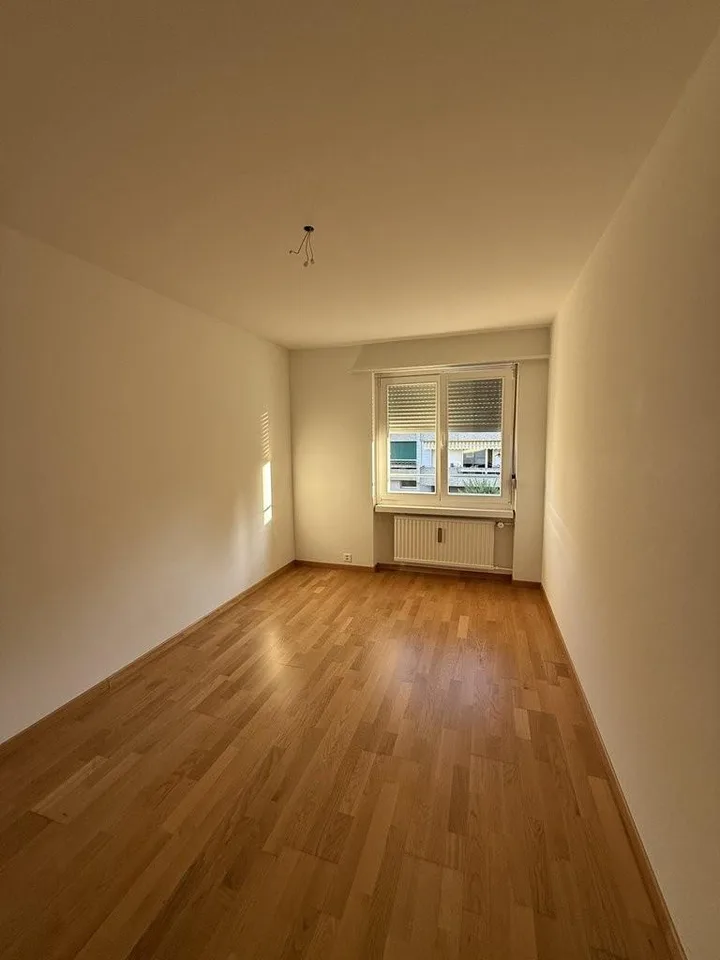 Top 3.5-Zimmer-Wohnung mit Balkon – foto 7 di 8