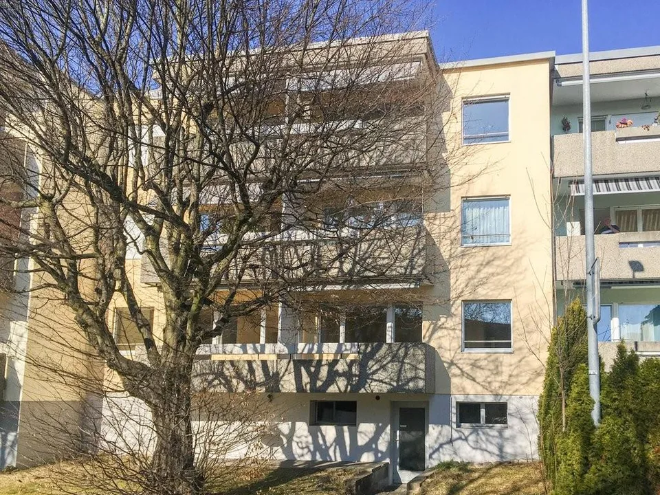 Top 3.5-Zimmer-Wohnung mit Balkon – foto 2 di 8