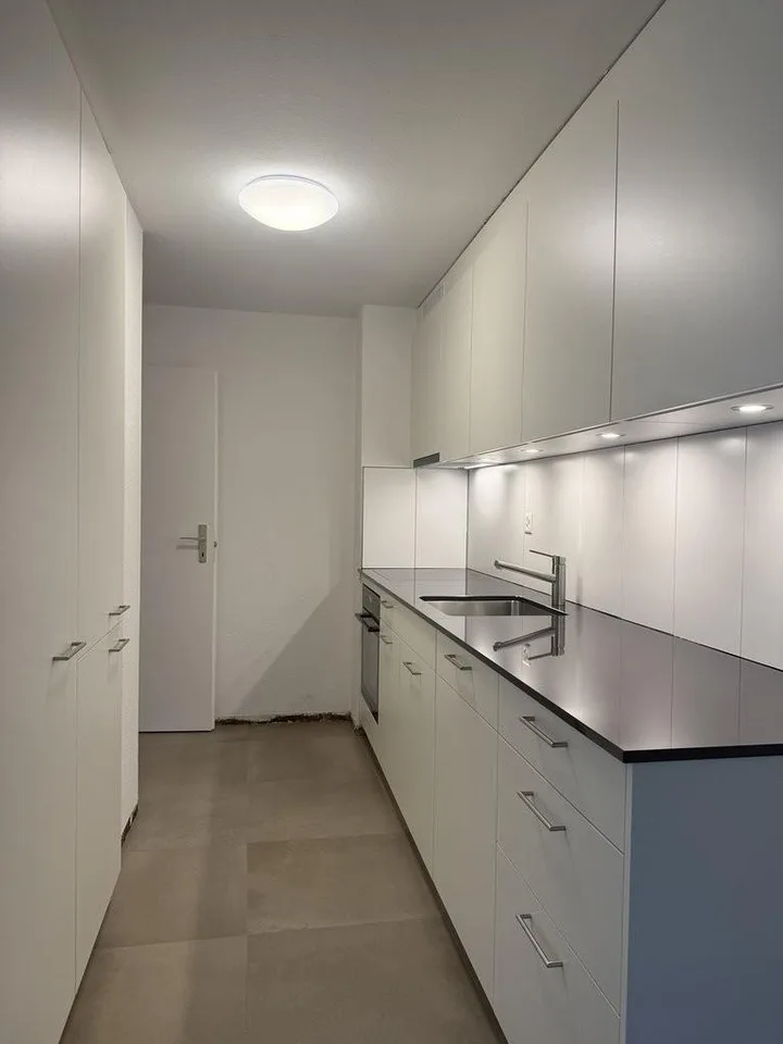 Top 3.5-Zimmer-Wohnung mit Balkon – foto 4 di 8