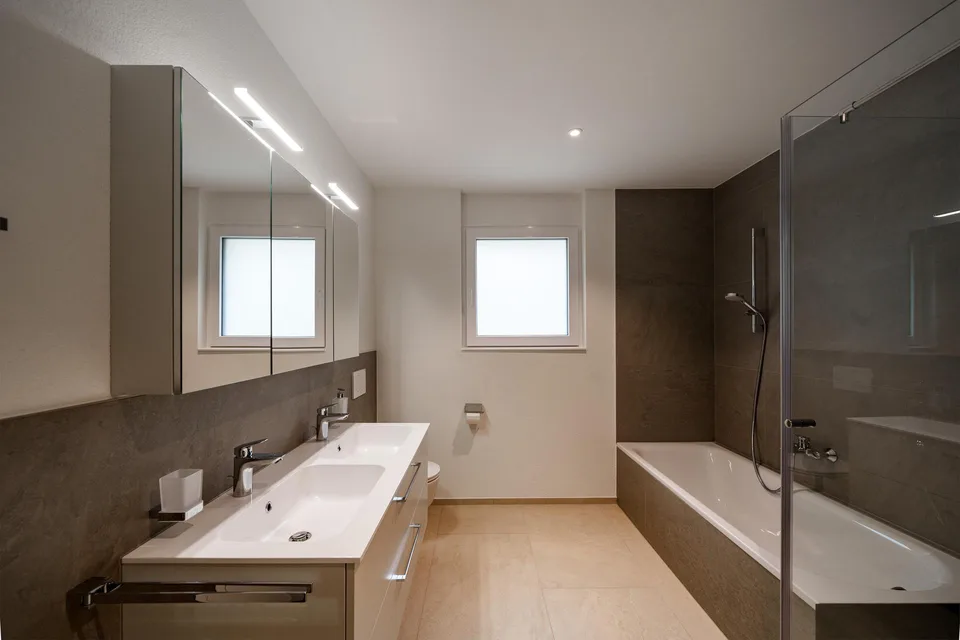 3.5 Zimmer Neubauwohnung! Modern, zentral und im Grünen! – foto 8 di 10