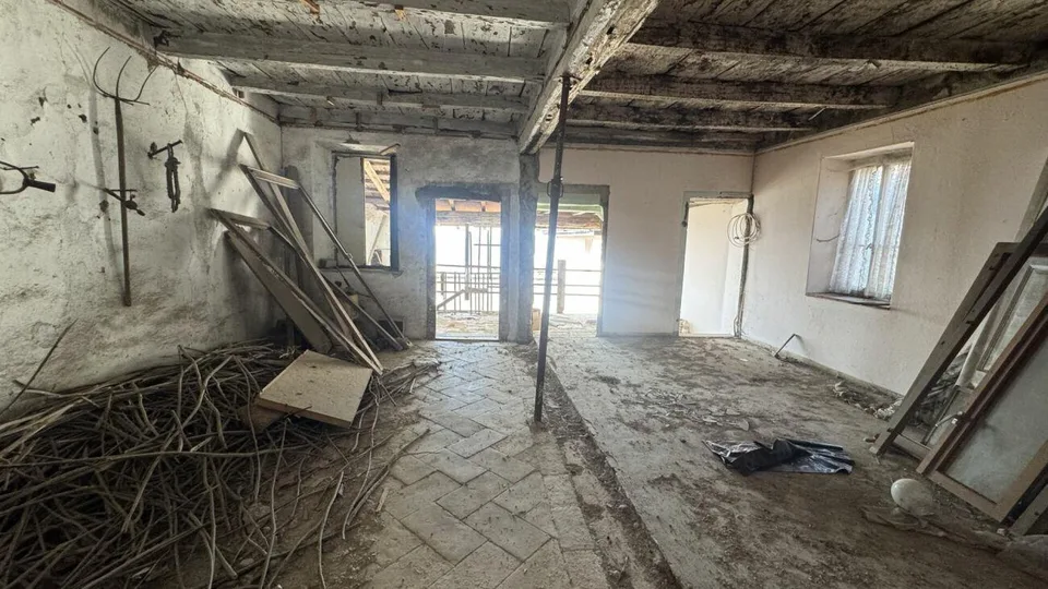 Casa unifamiliare di nucleo da ristrutturare nel suo intero – foto 7 di 7