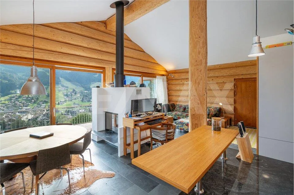Alpencharme aus Rundholz - Wohnen mit Weitblick an der Lenk – Foto 4 von 13