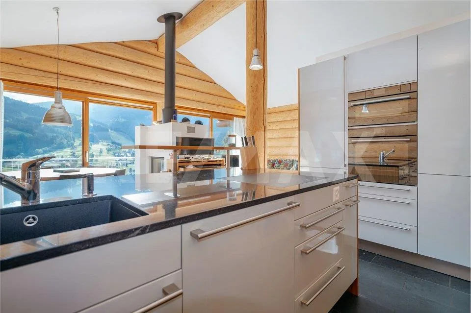 Alpencharme aus Rundholz - Wohnen mit Weitblick an der Lenk – Foto 7 von 13