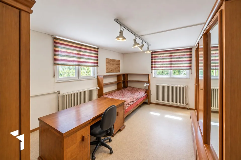 Grosszügige 7.5-Zimmer-Villa mit Panoramasicht – Foto 14 von 17