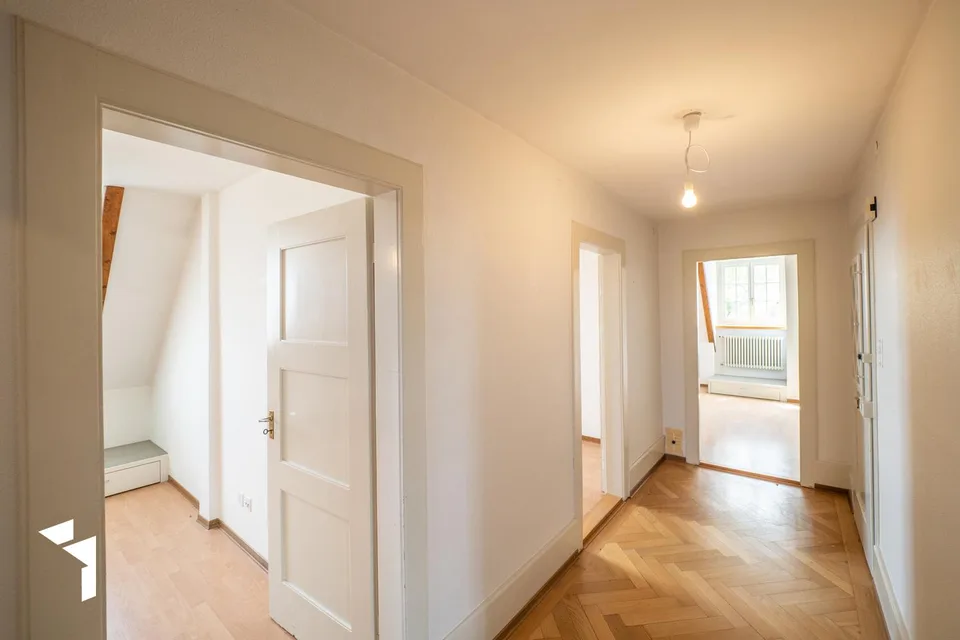 Grosszügige 7.5-Zimmer-Villa mit Panoramasicht – Foto 10 von 17