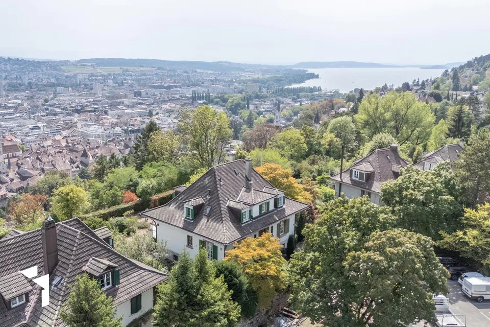 Grosszügige 7.5-Zimmer-Villa mit Panoramasicht – Foto 15 von 17